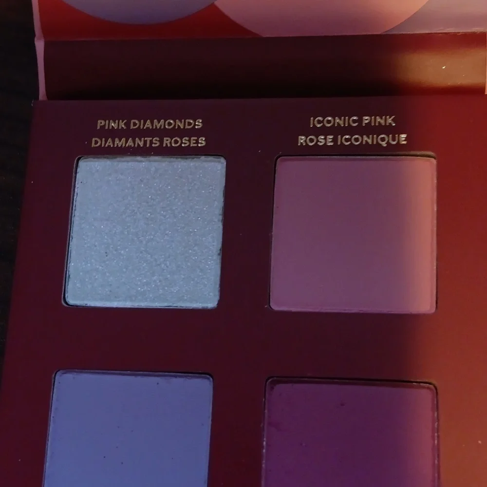 Eye shadow palette